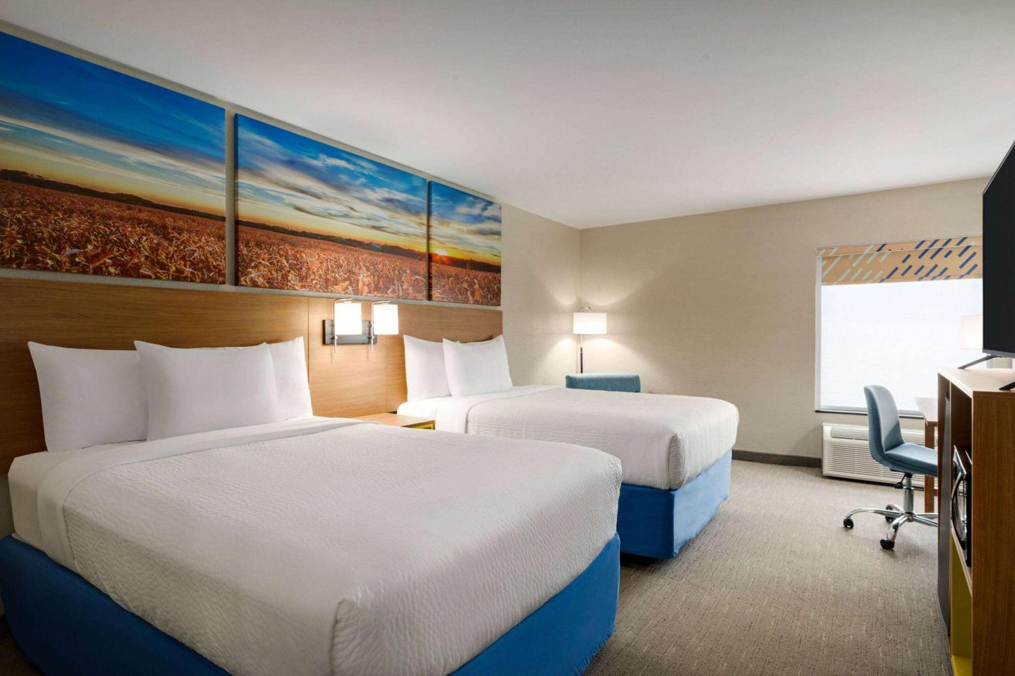 Days Inn By Wyndham Hillsboro Exterior photo