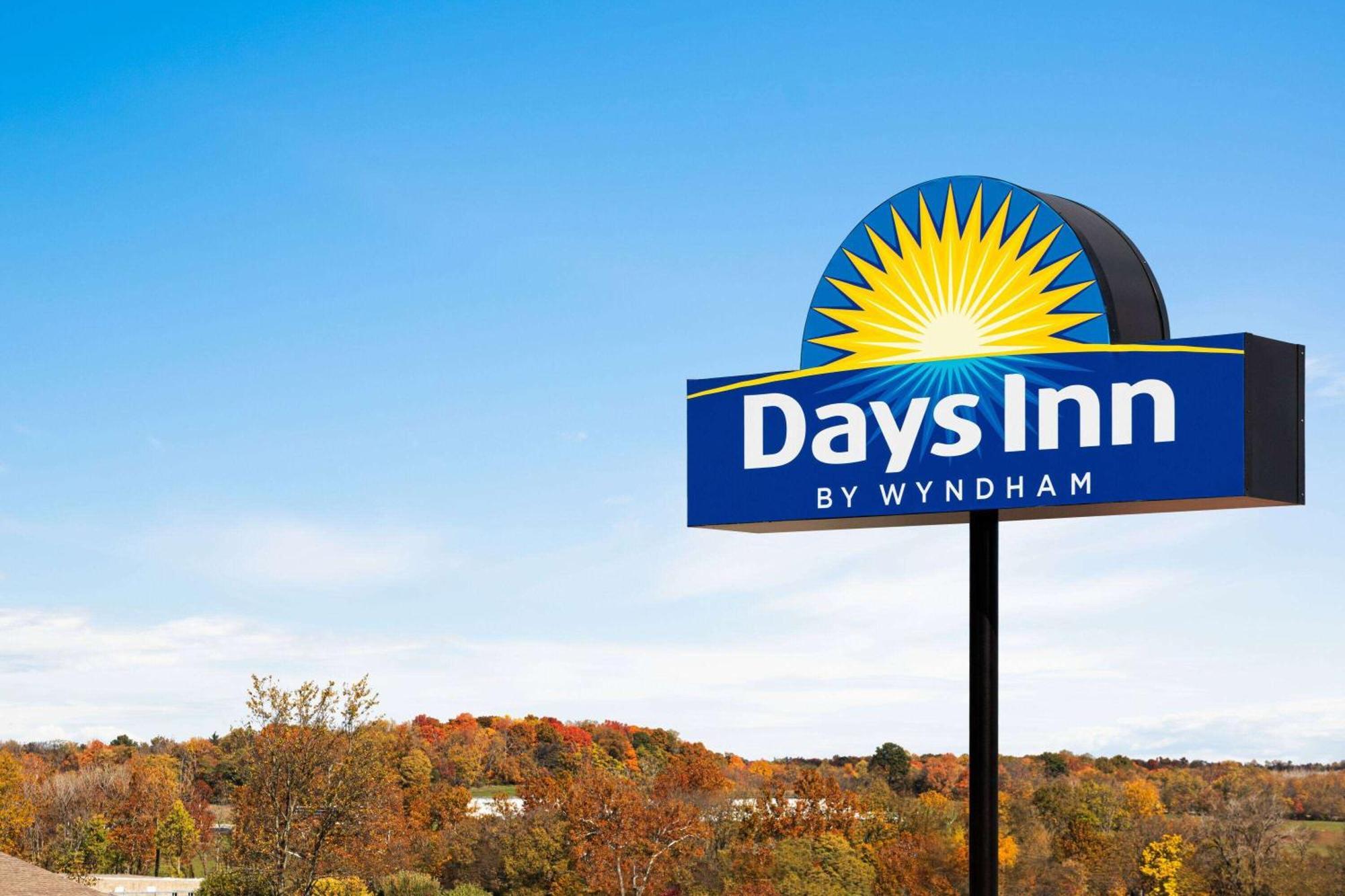 Days Inn By Wyndham Hillsboro Exterior photo